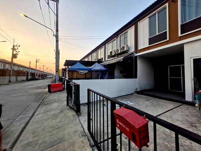 ทาวน์โฮม คลองหลวง ปทุมธานี : 📍ม.พฤกษา รังสิต - ธัญบุรี 2 (คลอง 6)