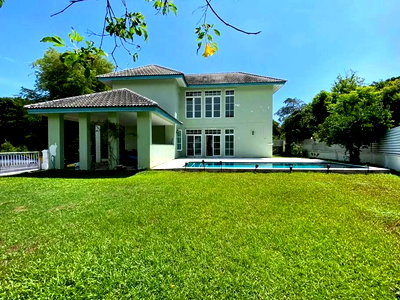 Houses for rent Sinsakhon Printing City Industrial Estate : Two-story detached house for rent | Bang Kradee area, with private pool.