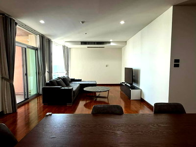 Condos for rent : SL127/Condo for rent Grand Langsuan (Grand Langsuan), potential location in the heart of the city.