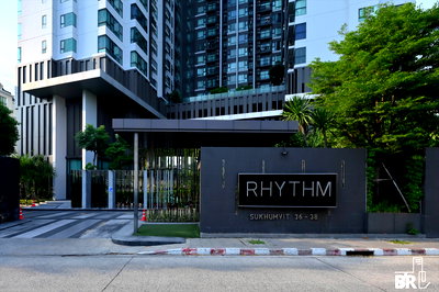 ขายคอนโด : 🔥 Hot Unit! ห้องรีโนเวทใหม่ ชั้นสูง วิวสวย เฟอร์ครบ - RHYTHM Sukhumvit 36-38 ใกล้ BTS ทองหล่อ
