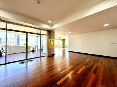 คอนโดให้เช่า : La Cascade | Spacious 3 Bedroom Condo in Ekkamai Area - BR60792CD
