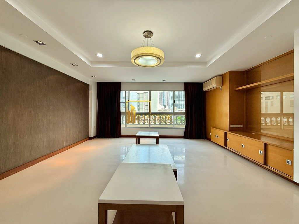 รูป Very Spacious 4 Bedroom Luxury Apartment in Phrom Phong - BR20691AP - รูปที่ 1/49
