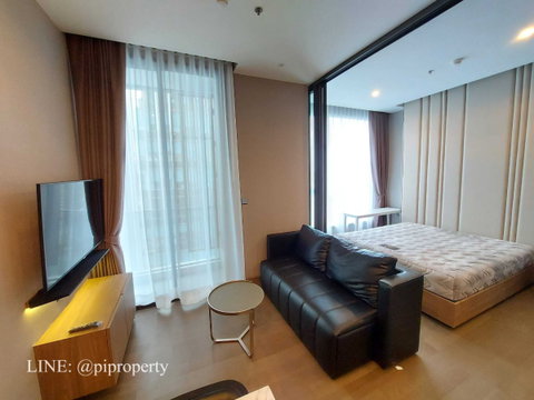 Fully furnished 1 bedroom for rent in the Esse at Singha Complex. MRT 0 meter condo unit.