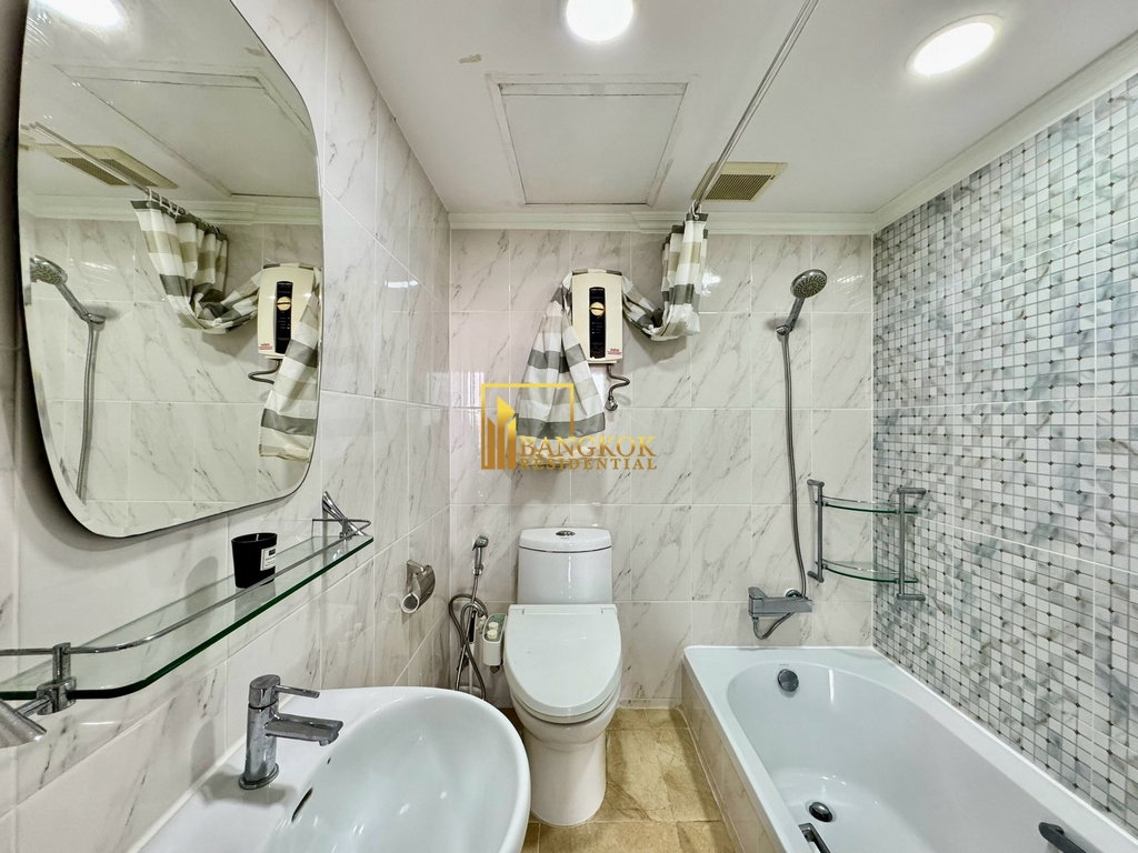 รูป Supalai Place | Bright 2 Bed Condo For Rent in Phrom Phong - BR18260CD - รูปที่ 22/35