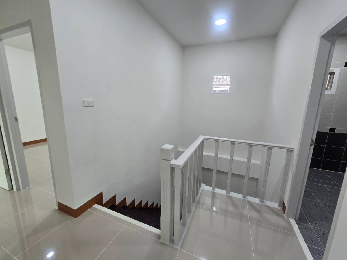 รูป บ้านแฝดสไตล์บ้านเดี่ยว หลังใหญ่ ต่อเติมเต็ม รีโนเวทใหม่ สวย พร้อมอยู่ ทำเลดีต้นโครงการ หมู่บ้านพนาสนธิ์วิลล่า ลำลูกกาคลอง4 ไสวประชาราษฎร์ - รูปที่ 23/35