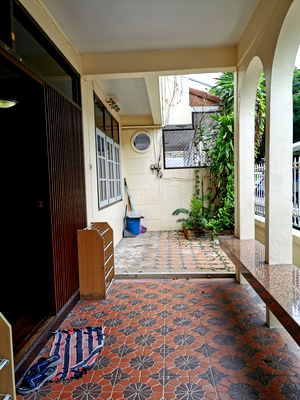 เช่าทาวน์โฮม บางลำภู(บางโพ) : ทาวน์เฮ้าส์ 2 ชั้น 3 ห้องนอน สภาพพร้อมอยู่ เหมาะสำหรับพักอาศัยหรือโฮมออฟฟิส มีเฟอร์นิเจอร์บางส่วน