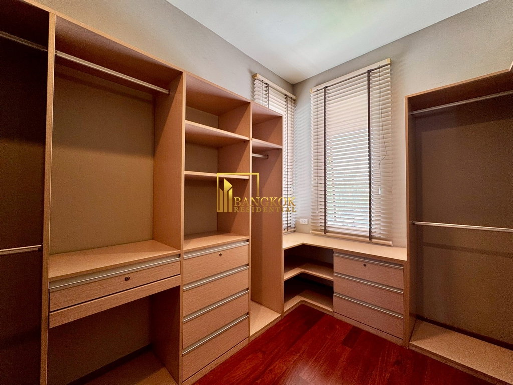 รูป Spacious 4 Bedroom Pool Villa for Rent in Sukhumvit 26 - BR28240SH - รูปที่ 38/57