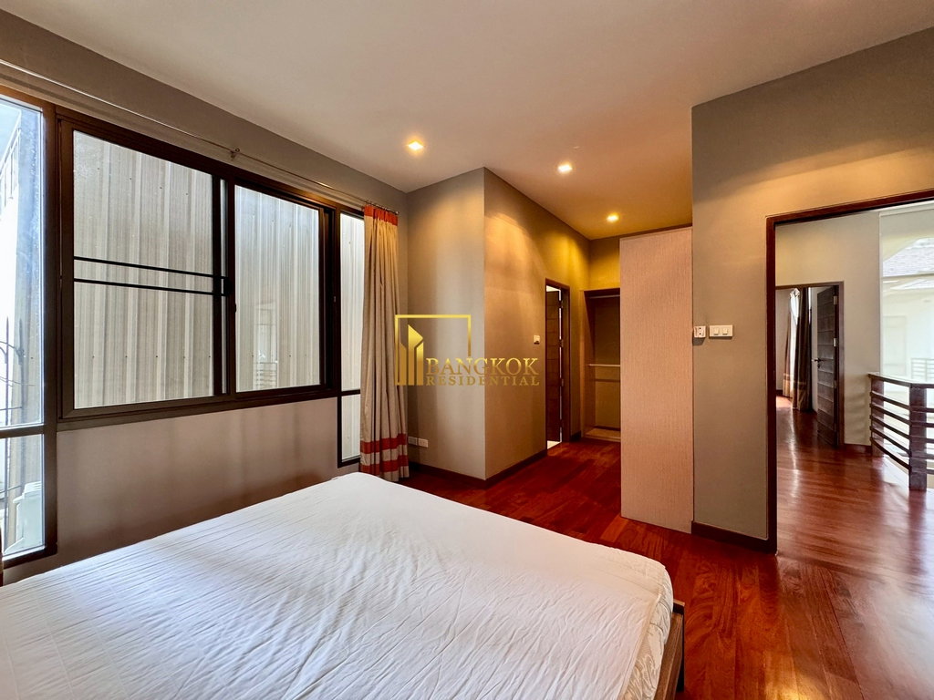 รูป Spacious 4 Bedroom Pool Villa for Rent in Sukhumvit 26 - BR28240SH - รูปที่ 51/57
