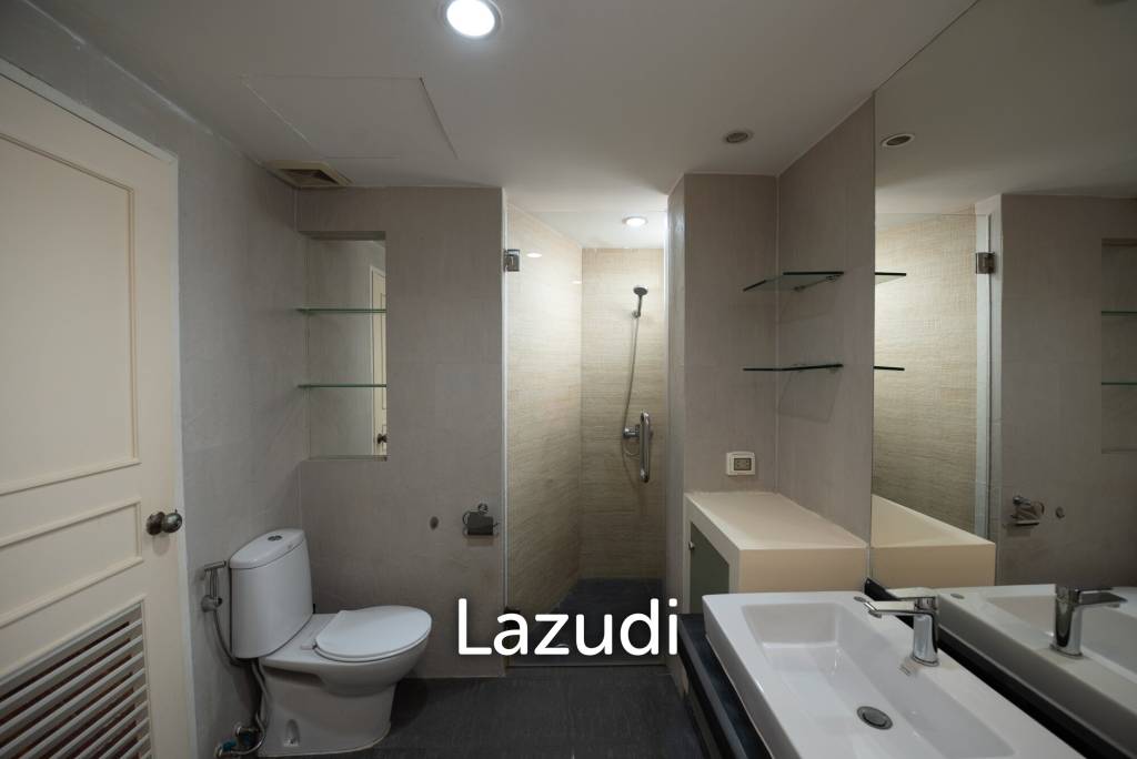 รูป 265.0 ตร.ม. 3 ห้องนอน 3 ห้องน้ำ คอนโดสำหรับ ขายใน คลองตัน - รูปที่ 20/34