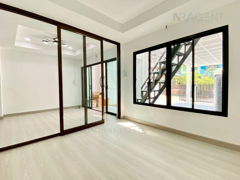 รูป 📌 ขายทาวน์เฮาส์ โครงการ บ้านหงส์ประยูร 3 2 ชั้น 4 ห้องนอน 2 ห้องน้ำ - รูปที่ 4/8