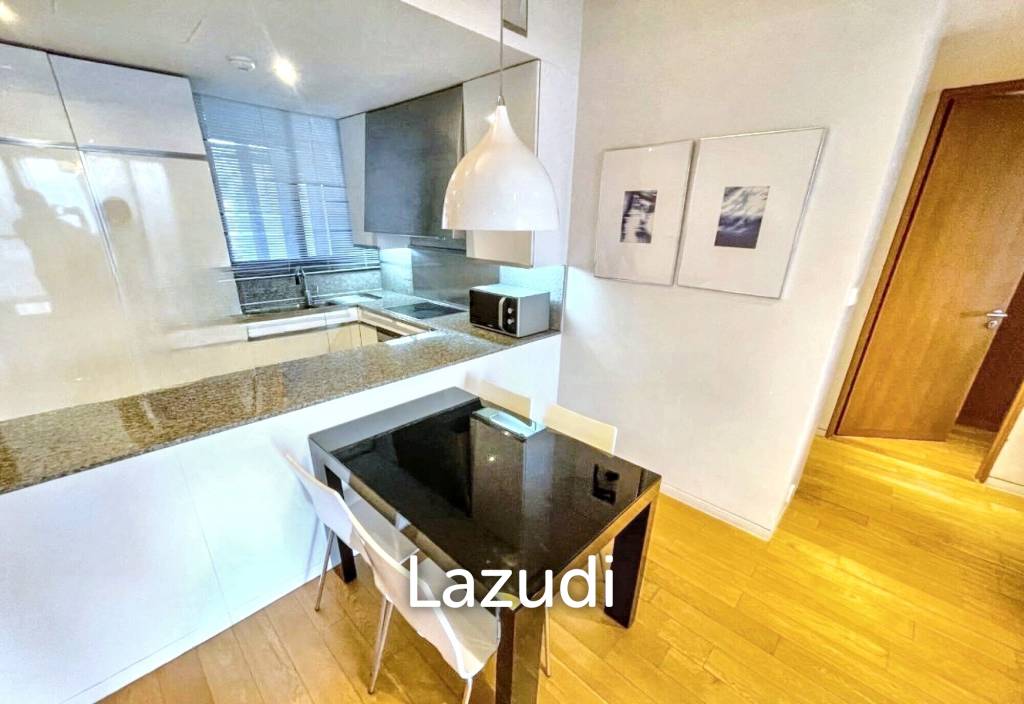 picture 2 Bed 2 Bath 94 SQ.M The Met Condominium - 12/13