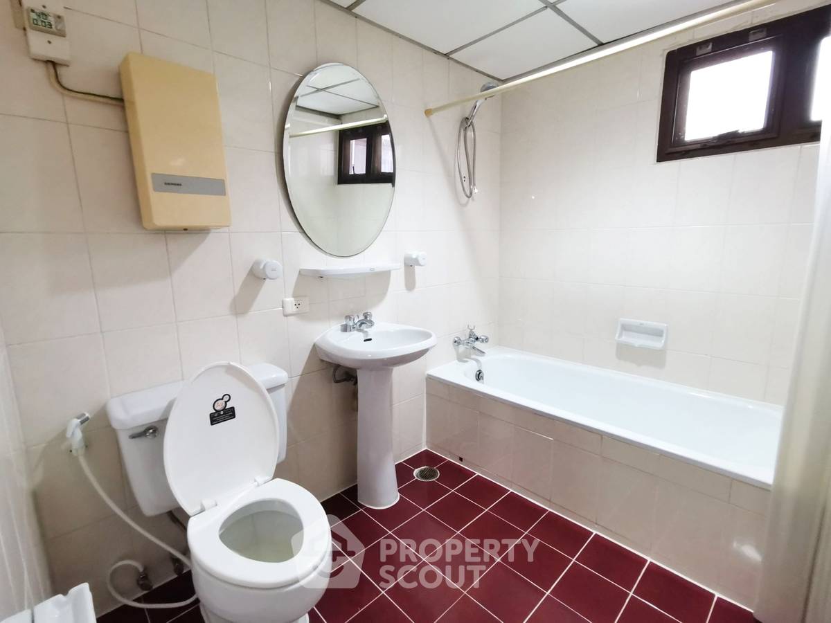 รูป คอนโด 3-ห้องนอน ที่ โฟร์วิงส์ แมนชั่น ใกล้ BTS นานา (ID 1910774) - รูปที่ 6/9