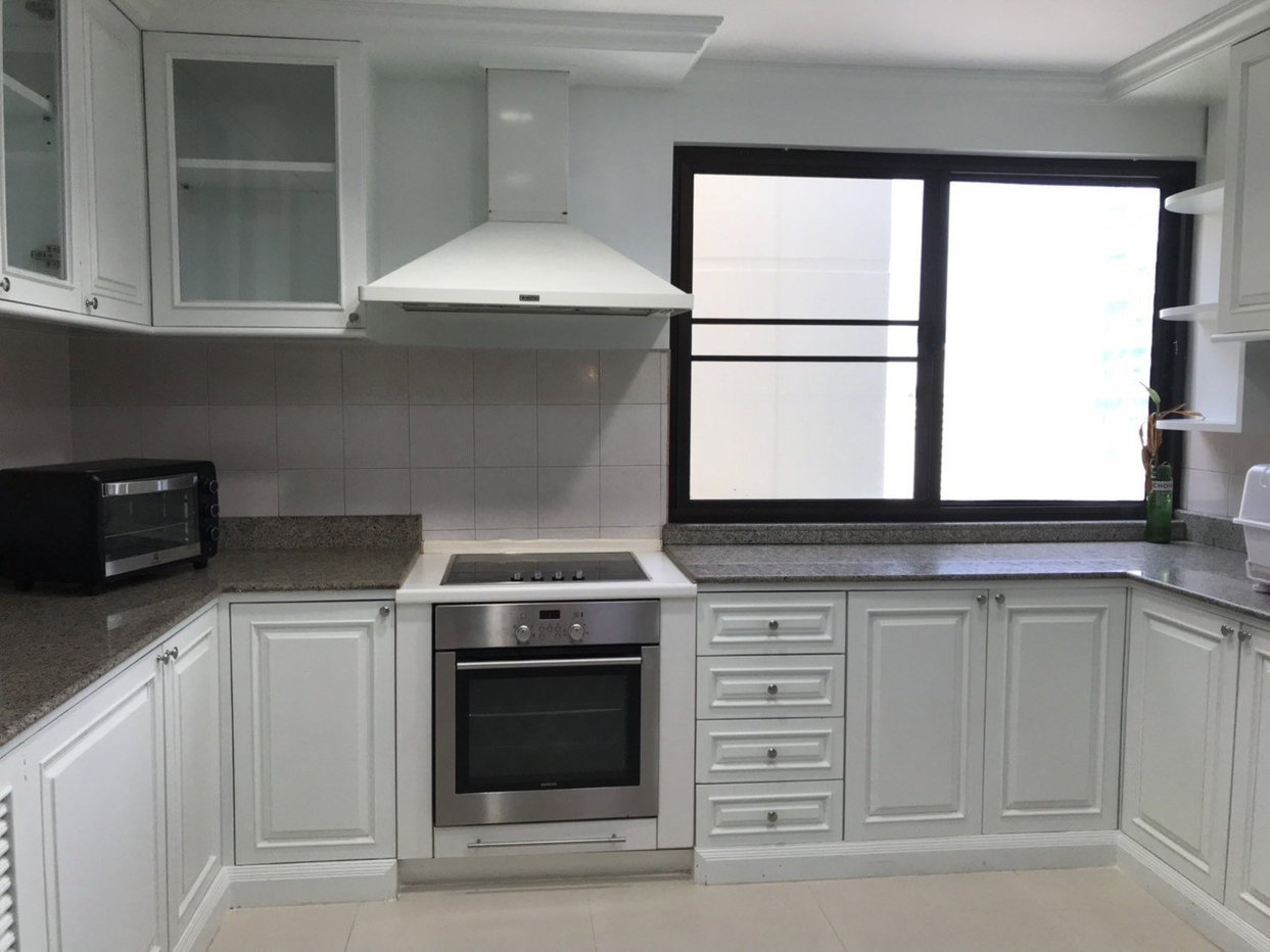รูป LTH3941– Baan Suanpetch FOR RENT 3 beds 4 baths size 265 Sq.M. Nearby BTS Phrom Phong station ONLY 80k/Month - รูปที่ 3/6