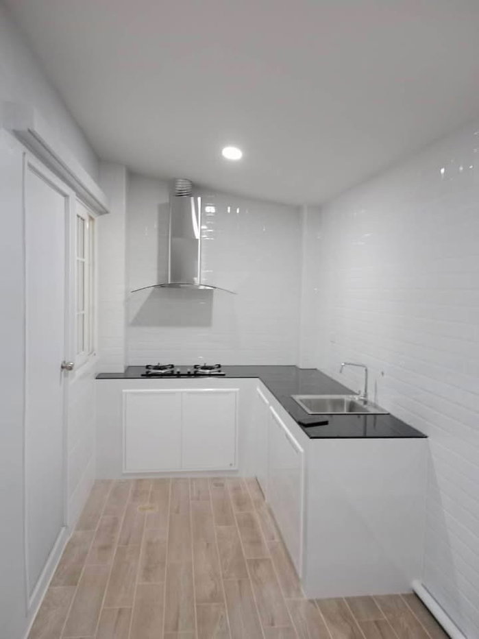 รูป 🏡 ปล่อยเช่าทาวน์โฮม Golden Town รามอินทรา-คู้บอน 3 ห้องนอน 2 ห้องน้ำ บ้านสวย พร้อมอยู่ ทำเลดีมาก ใกล้แหล่งไลฟ์สไตล์ครบ!🐶 อนุญาตสัตว์เลี้ยงตัวเล็ก - รูปที่ 4/14