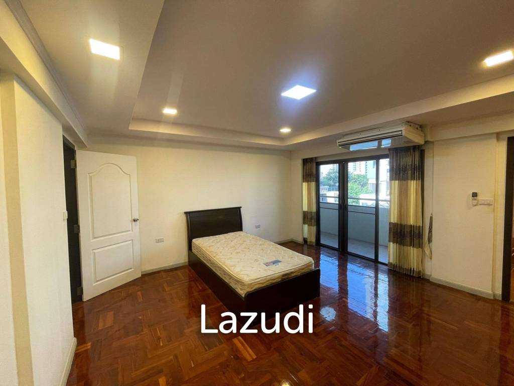 รูป 280.0 ตร.ม. 3 ห้องนอน 4 ห้องน้ำ คอนโดสำหรับ เช่าใน คลองตันเหนือ - รูปที่ 8/13