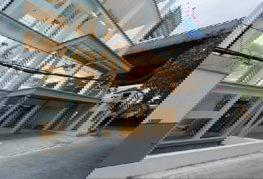 รูป ให้เช่าตึก 6 ชั้นรวมดาดฟ้า พื้นที่ 1,500 ตรม.จอดรถ 20 คัน ย่านพระราม 9  - รูปที่ 1/8