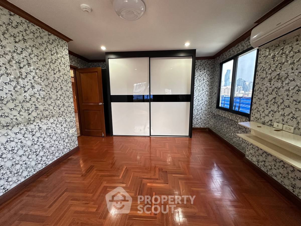 รูป คอนโด 3-ห้องนอน ที่ สี่พระยา ริเวอร์วิว คอนโดมิเนียม ใกล้ MRT หัวลำโพง (ID 2484533) - รูปที่ 7/23