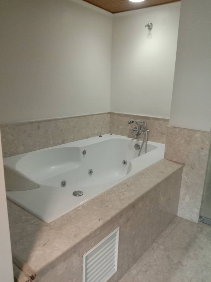 รูป LTH4867 – Sathorn Park Place FOR RENT 2+1 beds 2 baths size 236 Sq.M. Nearby MRT Lumphini station ONLY 90k/Month - รูปที่ 3/4