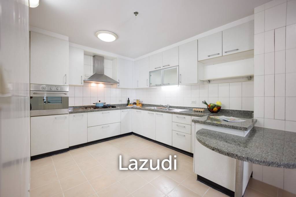 รูป 250.0 ตร.ม. 3 ห้องนอน 4 ห้องน้ำ คอนโดสำหรับ เช่าใน คลองตัน - รูปที่ 10/31