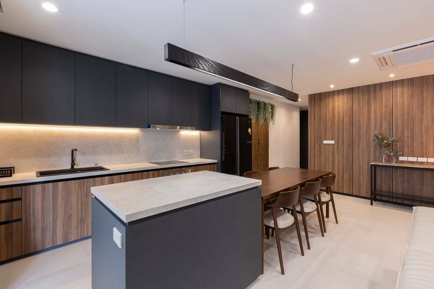 รูป LTH4339 – Le Premier 1 FOR RENT 4 beds 3 baths size 180 Sq.M. Nearby BTS Asoke station ONLY 80k/Month - รูปที่ 2/7