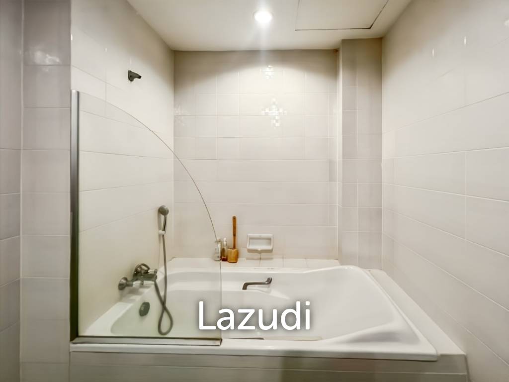 picture Altra Exclusive: Spacious 4-Bedroom Beachfront Condo - 432 sqm - 33/56