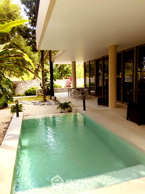 เช่าคอนโด สัตหีบ ชลบุรี : คอนโด 3-ห้องนอน ที่ ดิ แอมเบอร์ บางเสร่ ใกล้ บางเสร่ (ID 2471318)