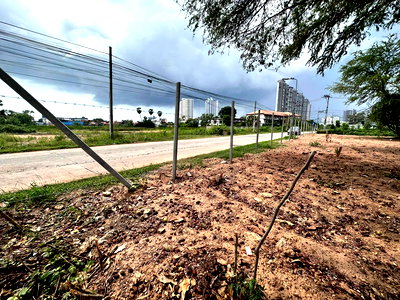 ที่ดิน ถนนจอมเทียนสาย 2 : For Sale Land Near Beach Suitable for Pool Villa Development