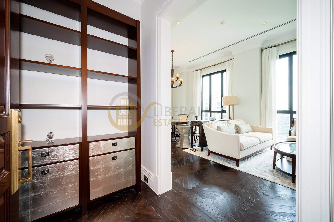 รูป LTH3014 – 98 Wireless FOR RENT 2 beds 3 baths size 121 Sq.M. Nearby BTS Phloen Chit station ONLY 210k/Month - รูปที่ 2/6