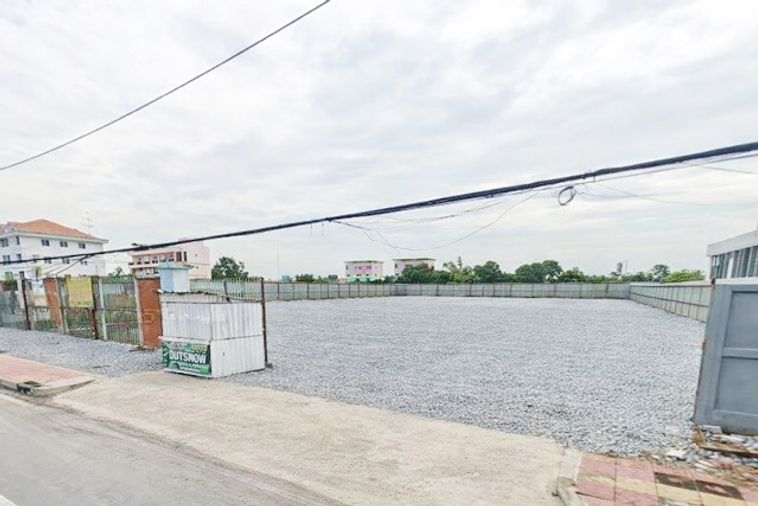 ที่ดินถมแล้วให้เช่า ติดถนนใหญ่ 4 เลน ตลาดเอซี ราคาดีที่สุดในย่านนี้ ลำลูกกา คลอง4 450 ม. หน้ากว้าง 75เมตร 7ไร่ 2800 ตร.ว. 11,200ตร.ม.