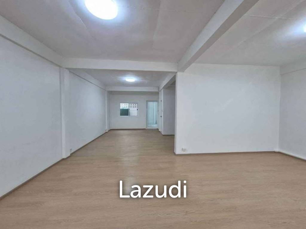 รูป 126.0 ตร.ม.  3 ห้องนอน  2 ห้องน้ำ ทาวน์เฮาส์สำหรับ ขายใน บางโคล่ - รูปที่ 4/12