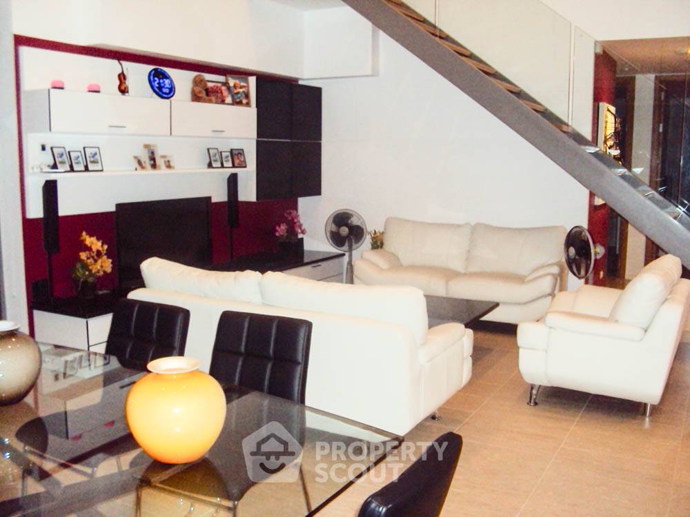 picture 3-BR Condo at Duplex close to Phratamnak (ID 995605) - 14/34