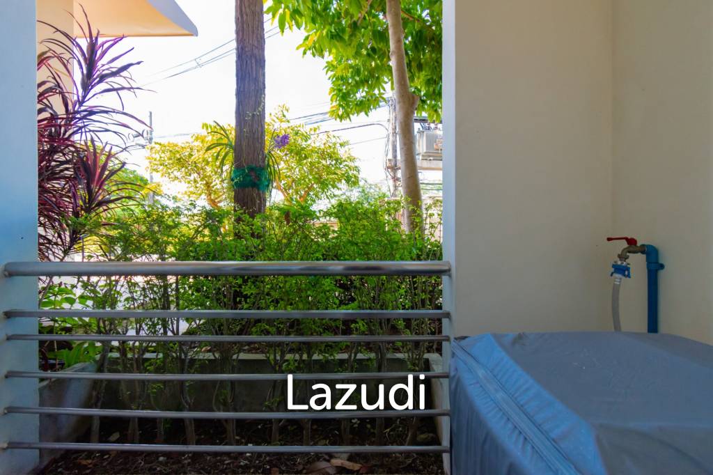picture BLUE LAGOON : 2 Bed Pool Access Condo - 16/17