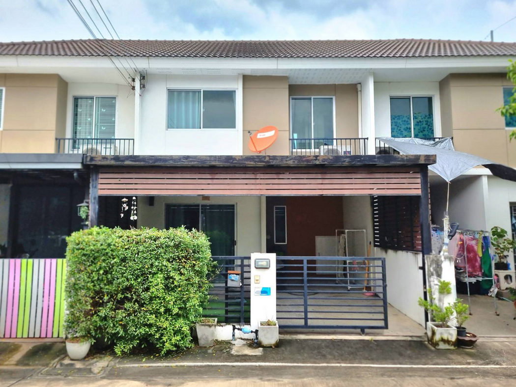 รูป Call : 093-649-9392 หมู่บ้านพฤกษา 113 กรุงเทพฯ-ปทุมธานี ใกล้บิ๊กซีปทุมธานี ขายทาวน์เฮ้าส์ 17.8 ตร.วา 3 ห้องนอน 2 ห้องน้ำ ขายถูกสุดในโครงการ - รูปที่ 1/13