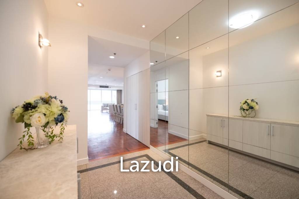 รูป 250.0 ตร.ม. 4 ห้องนอน 4 ห้องน้ำ คอนโดสำหรับ เช่าใน คลองตัน - รูปที่ 6/22