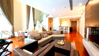 คอนโดให้เช่า : LTH3231 – Bright Sukhumvit 24 FOR RENT 3 beds 3 baths size 188 Sq.M. Nearby BTS Phrom Phong station ONLY 125k/Month