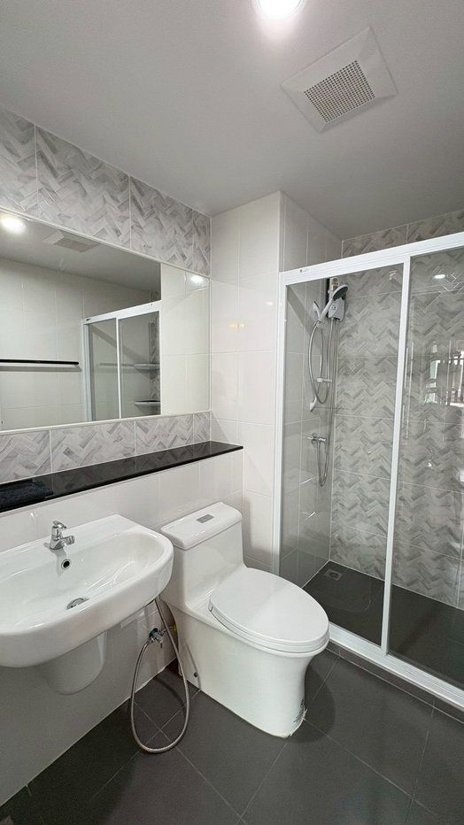 รูป New !!ให้เช่าคอนโดรีเจ้นท์โฮมบางนา เฟอร์ครบ พร้อมอยู่ ติดBTS - รูปที่ 5/9