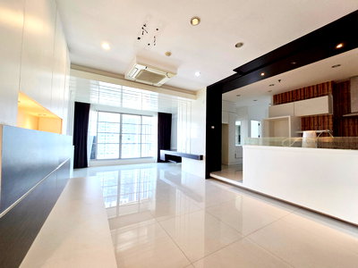 ขายคอนโด : (ขายด่วน) 🏠✨ บ้านกลางกรุง สยาม-ปทุมวัน (Baan Klang Krung Siam–Pathumwan) | ขายคอนโด 2 ห้องนอน ห้องใหญ่ ทำเลทอง เดินทางสะดวก (HBH-ST-242)