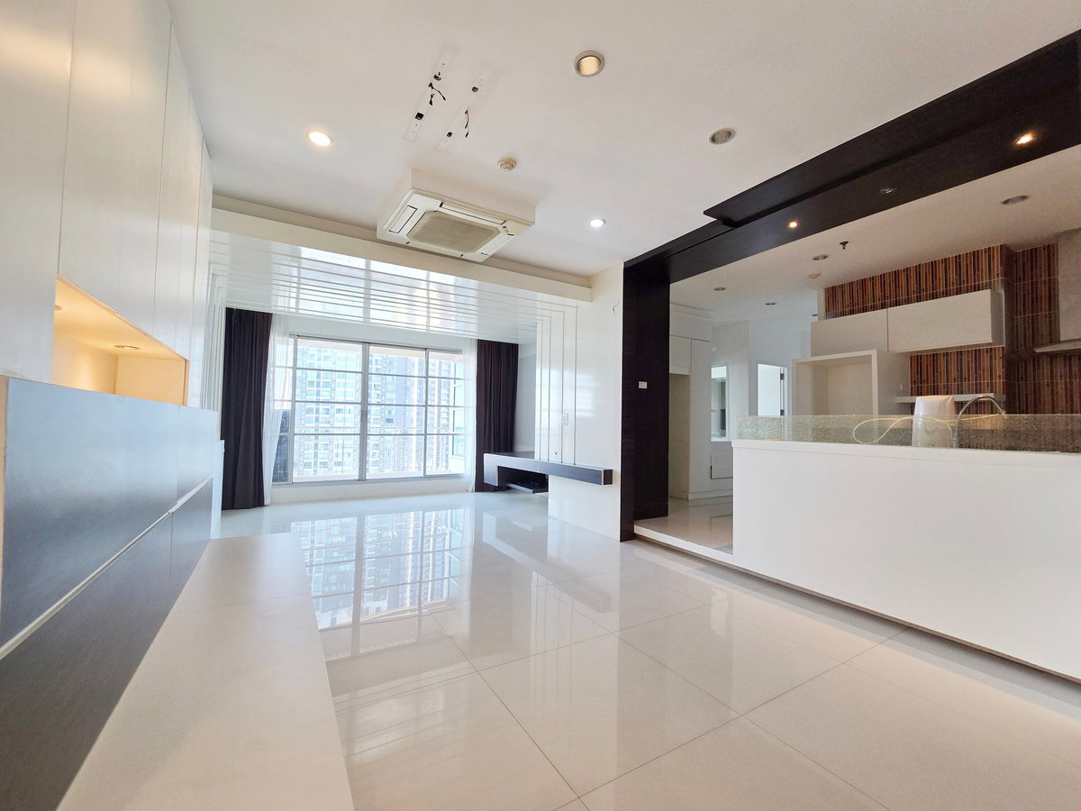 รูป (ขายด่วน) 🏠✨ บ้านกลางกรุง สยาม-ปทุมวัน (Baan Klang Krung Siam–Pathumwan) | ขายคอนโด 2 ห้องนอน ห้องใหญ่ ทำเลทอง เดินทางสะดวก (HBH-ST-242) - รูปที่ 1/21