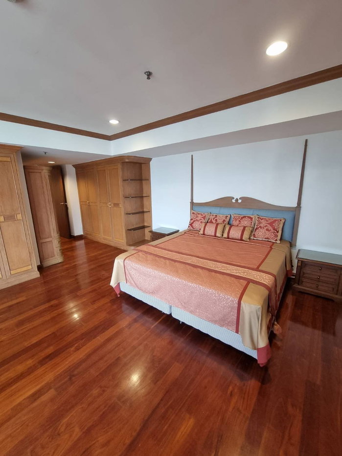 รูป LTH3876 – Baan Suanpetch FOR RENT 3 beds 3 baths size 263 Sq.M. Nearby BTS Phrom Phong station ONLY 80k/Month - รูปที่ 4/7