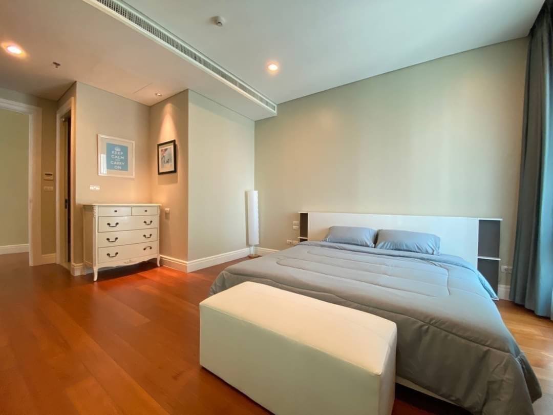 รูป LTH3947 – Bright Sukhumvit 24 FOR SALE 3 beds 3 baths size 176.67  Sq.M. Nearby BTS Phrom Phong station ONLY 29 MB - รูปที่ 2/7