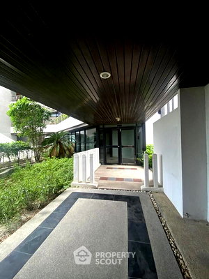 Condos for sale Panyananthaphikkhu Chonprathan Medical Center : 4-BR Condo at Lakeshore West Condominium Nichada Thani in Bang Talat (ID 2629035)