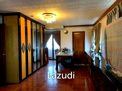 ขายคอนโด : 124 Sqm 2 Bed 2 Bath Si Phraya River View Condo For Sale