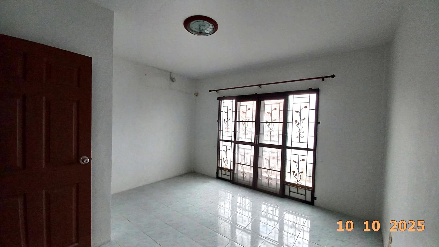 รูป ทาวน์เฮ้าส์ 18 ตร.วา พานทอง ชลบุรี 1.5M - รูปที่ 17/24