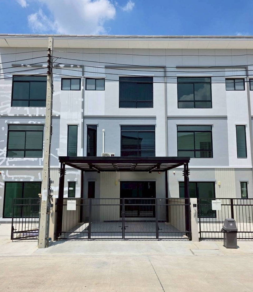 รูป ให้เช่า บ้าน Q Prime สุขุมวิท 77 บ้านทาวน์โฮม 3 ชั้น 3 ห้องนอน 18 ตรว 136 ตรม เฟอร์นิเจอร์ เครื่องใช้ไฟฟ้าครบ ใกล้ MRT ศรีนุช อ่อนนุช : MF25R-004 - รูปที่ 1/14