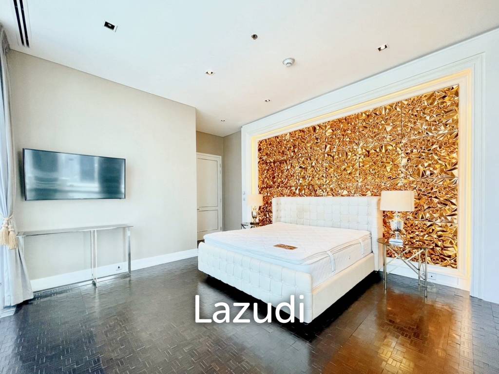 picture 2 Bed 2 Bath 192 SQM The Ritz Carlton Residences - 8/23