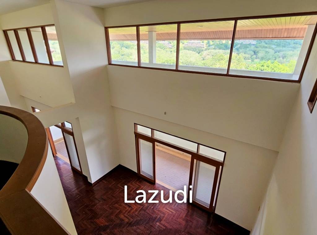 Foreign Freehold 4-Bedroom Penthouse for Sale at Blue Canyon Country Club - image 5