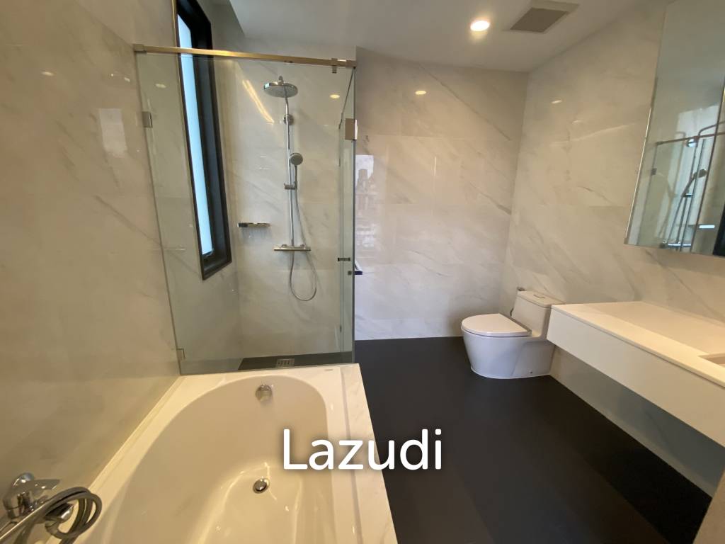 รูป 380.0 ตร.ม.  4 ห้องนอน  3 ห้องน้ำ คอนโดสำหรับ เช่าใน คลองเตยเหนือ - รูปที่ 12/18