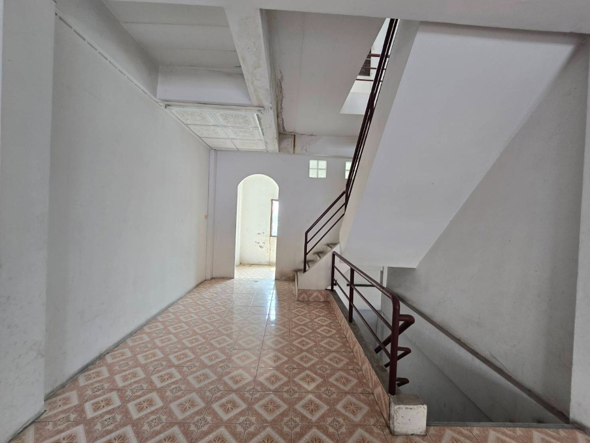 รูป 🌿VS0014 | 🏢หลุดจอง!  อาคารพาณิชย์ 3 ชั้น ทำเลค้าขาย ติดถนนเทพารักษ์ เพียง 4.5 ล้าน 🚆✨ - รูปที่ 16/30