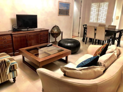 LTH3956 – The Empire Place FOR SALE under market price 2 beds 2 baths 100 sq.m. ONLY 13.5 MB