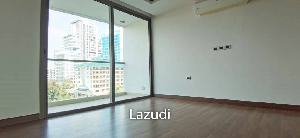 picture Studio 1 Bathroom 31.76 SQ.M. The Peak Tower - 2/10